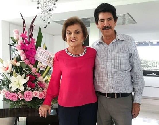 Sus padres