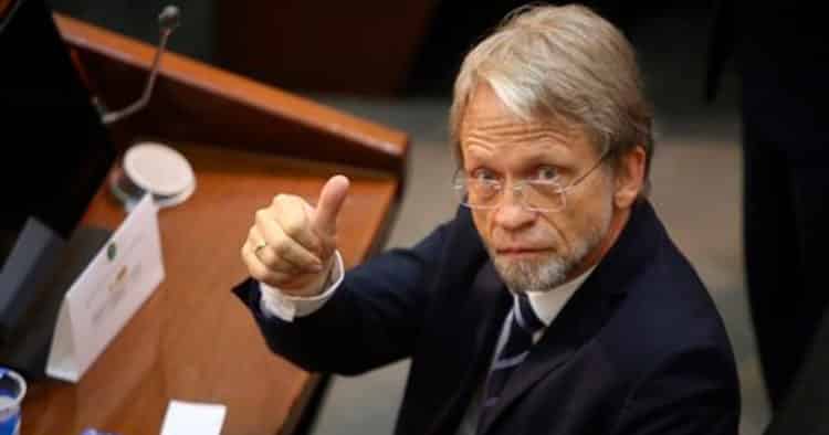 A Antanas Mockus le devolvieron su puesto en el Congreso