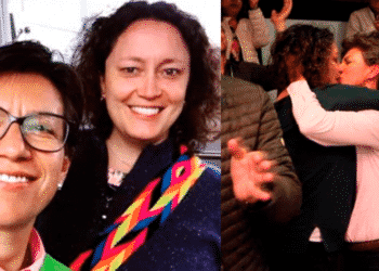 Con moño verde, Claudia López organizo a su perro para la boda